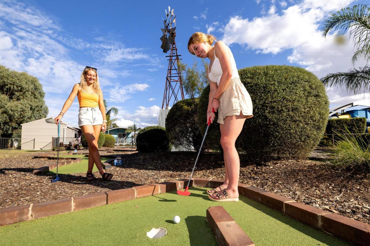 Big4 Deniliquin Holiday Park Esterno foto