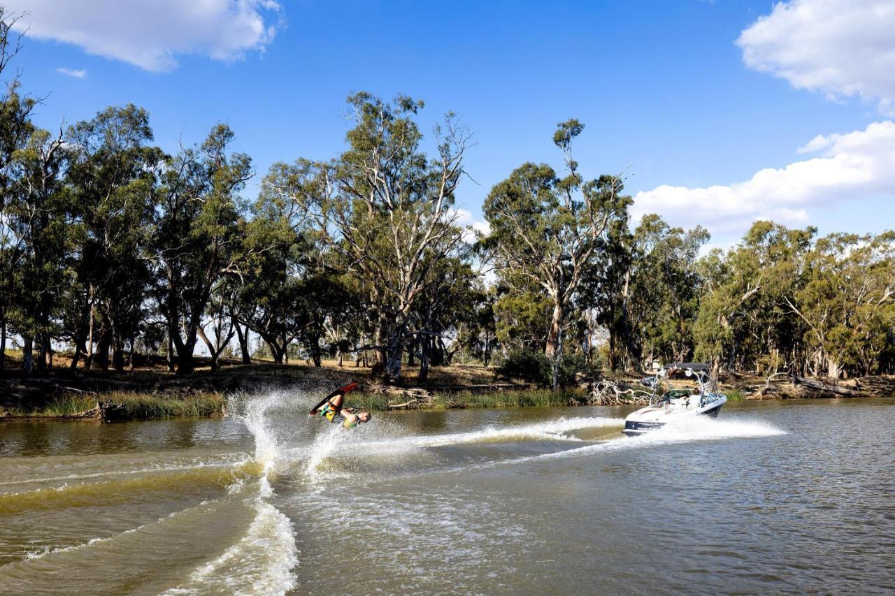Big4 Deniliquin Holiday Park Esterno foto