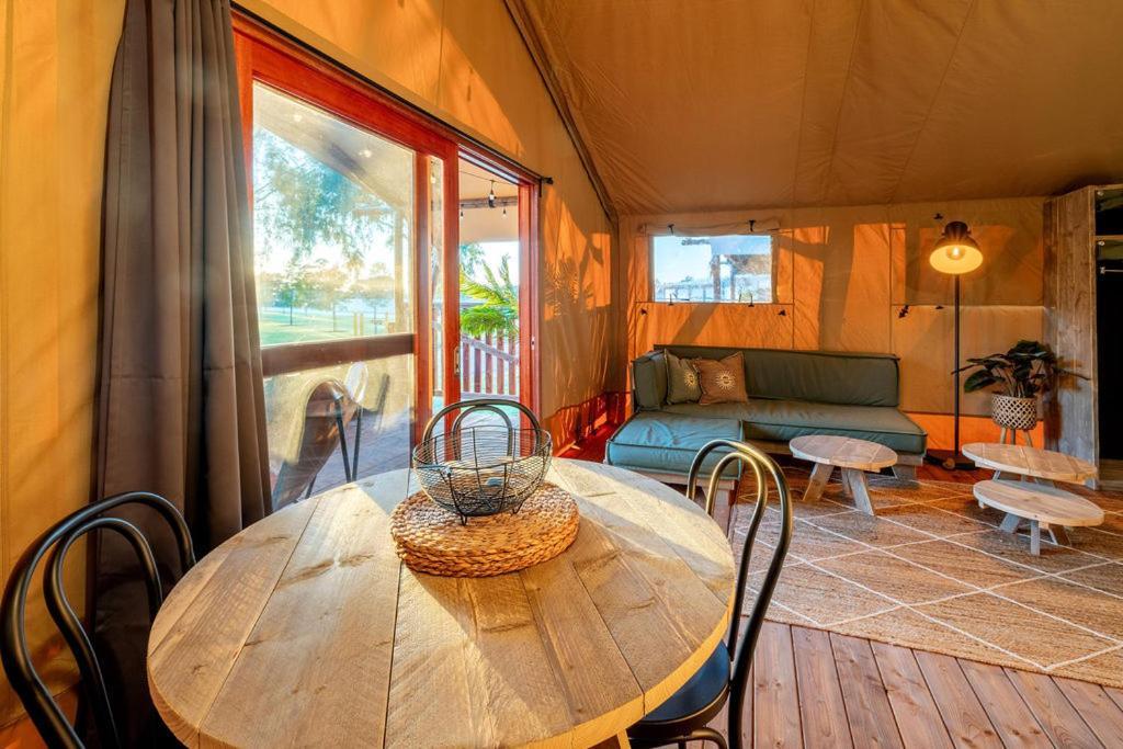 Big4 Deniliquin Holiday Park Esterno foto