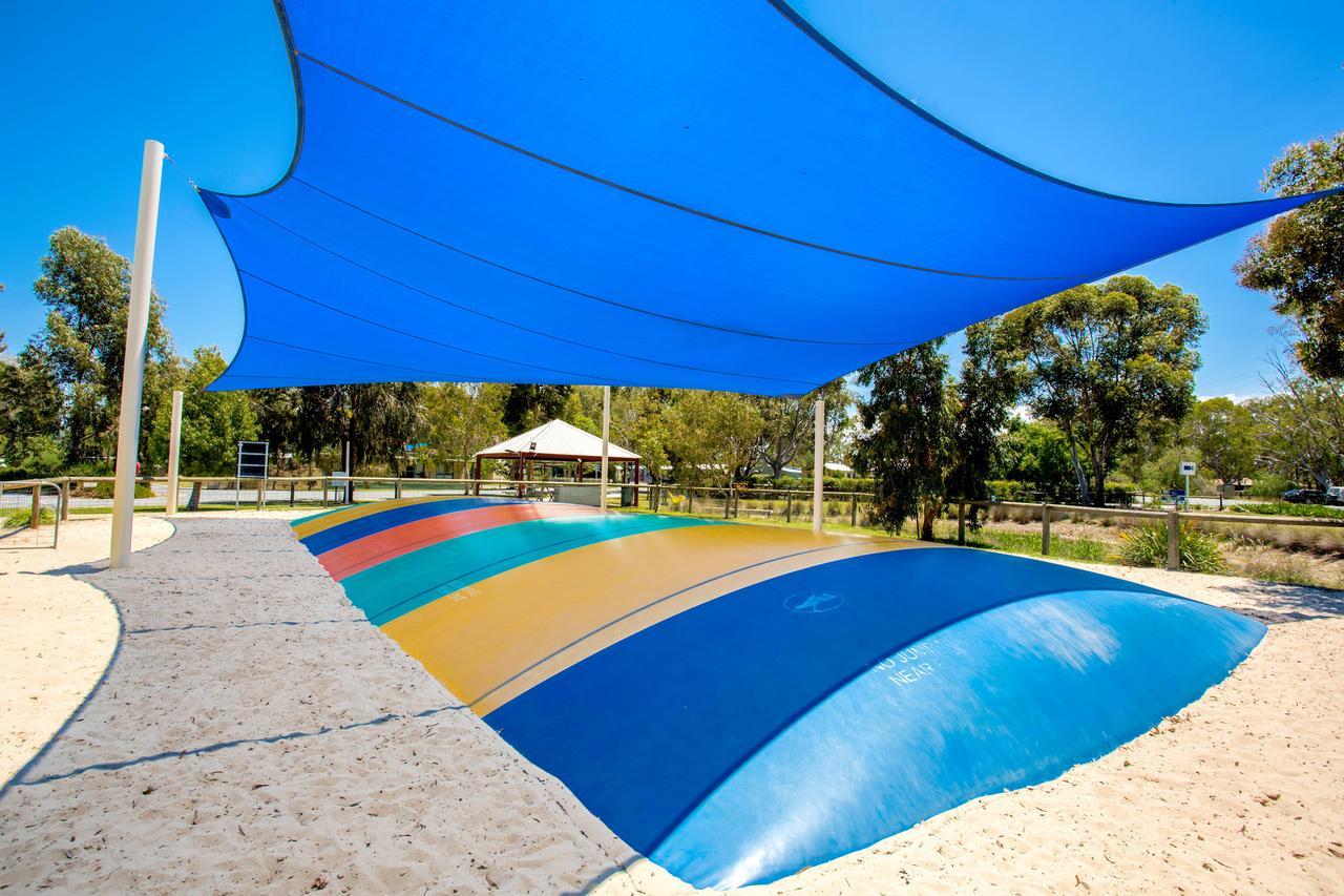 Big4 Deniliquin Holiday Park Esterno foto